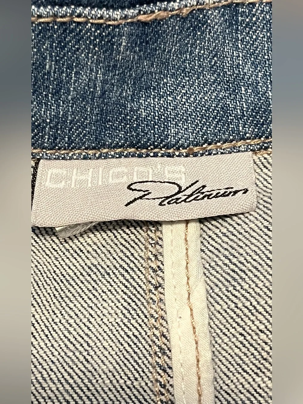 NWT Women’s CHICO”S Platinum Light Wash Blue Denim Jean Blazer Jacket Size 1- S - Picture 2 of 14